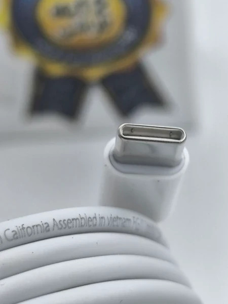 شارژر اپل 20 وات سه پین همراه کابل اصل{مناسب ایفون های 11 الی 16 پرومکس}+محافظ کابل هدیه