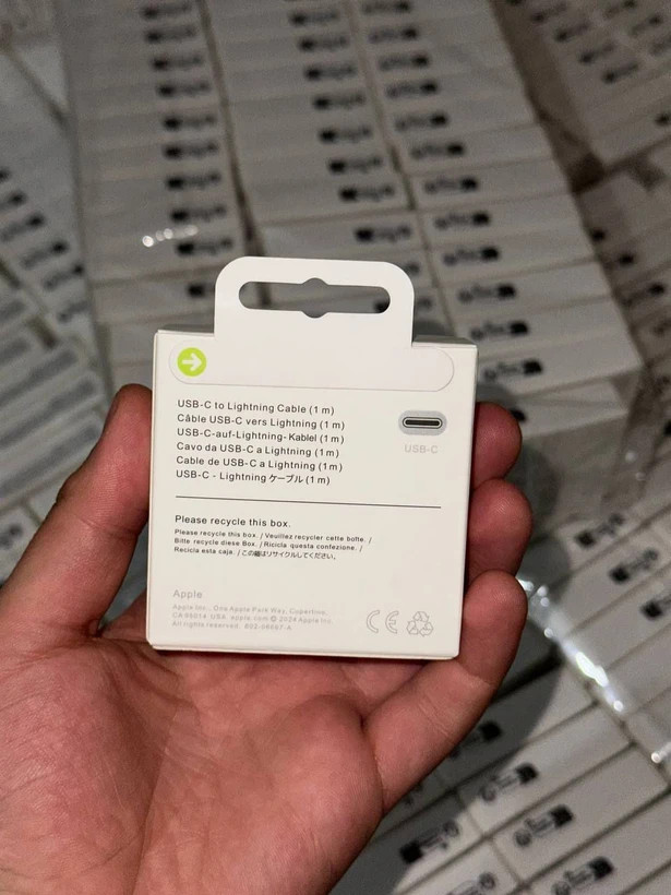 کابل شارژ اصلی آیفون 14 (iPhone 14) شش ماه گارانتی نقره ای